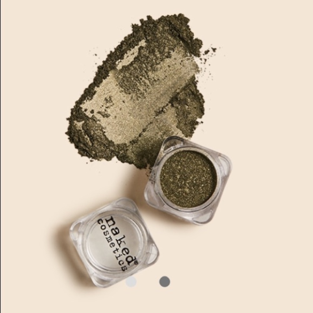 Naked cosmetics loose pigment